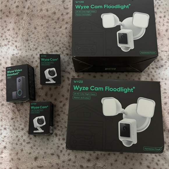 Wyze White Simulated Camera System